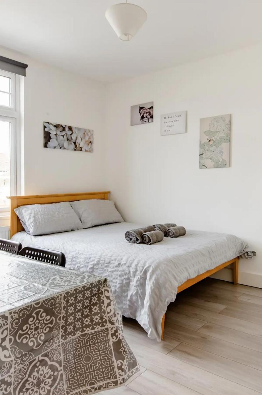 Double Room Edmonton Green, London N9 Экстерьер фото
