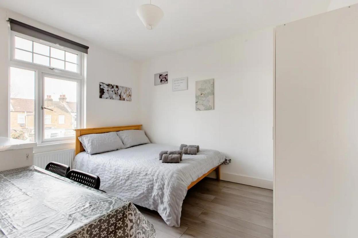 Double Room Edmonton Green, London N9 Экстерьер фото