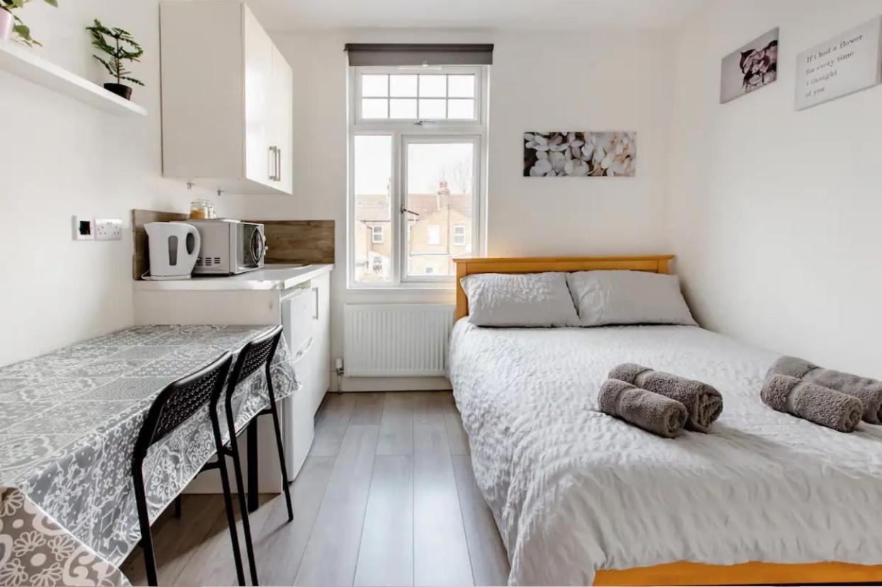 Double Room Edmonton Green, London N9 Экстерьер фото